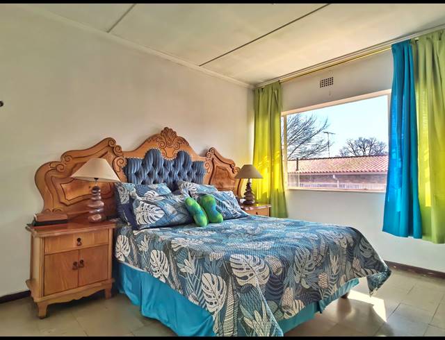 3 BEDROOM DUPLEX FOR SALE IN WINDSOR WEST